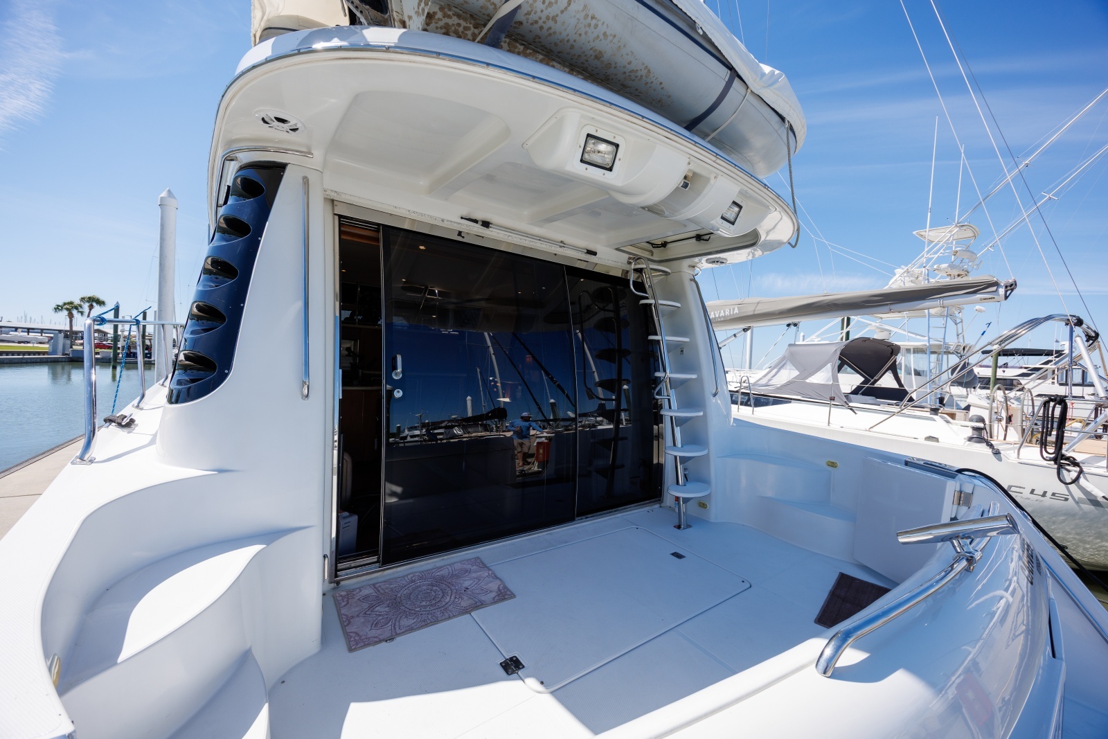 1999 Carver 530 Voyager