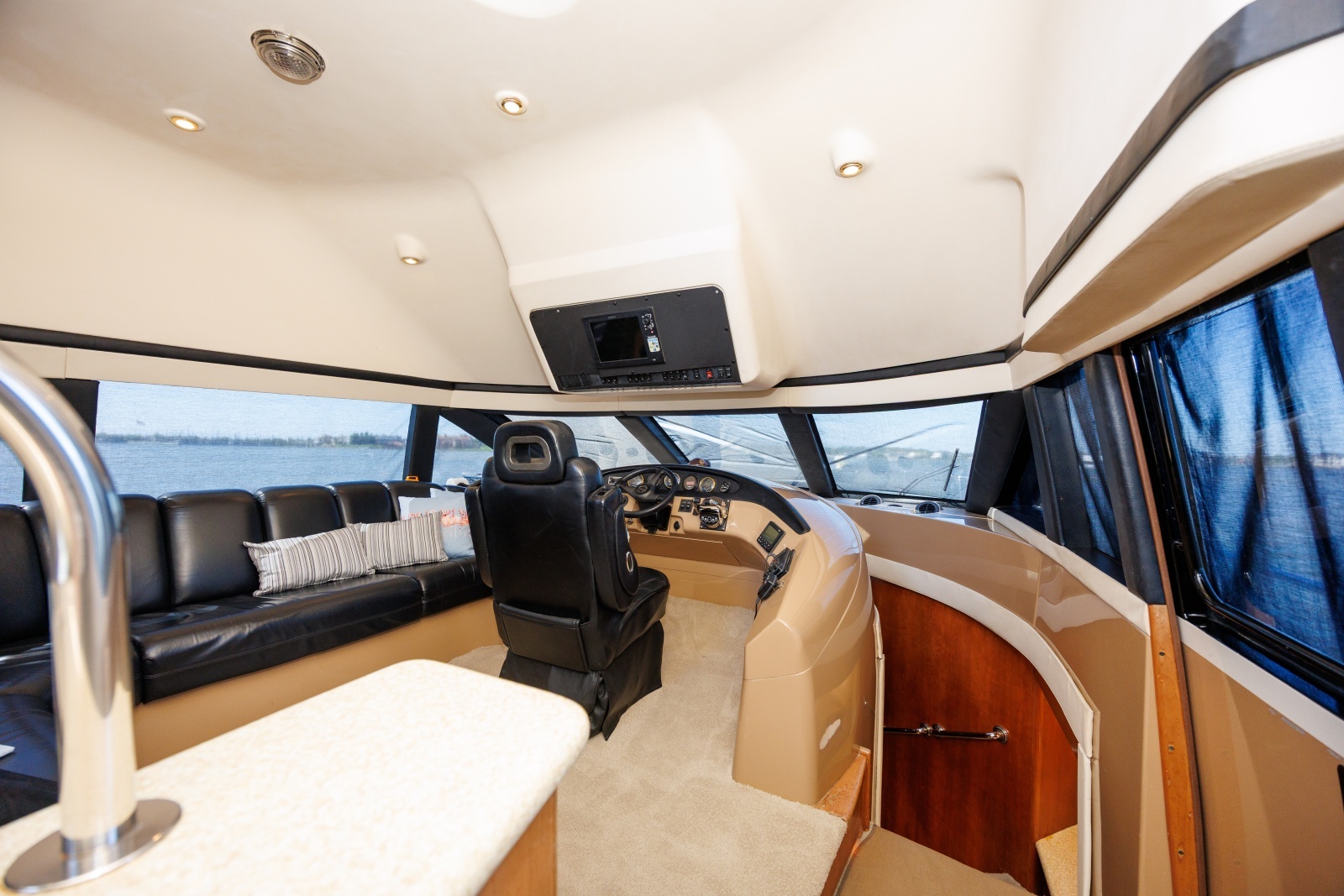 1999 Carver 530 Voyager