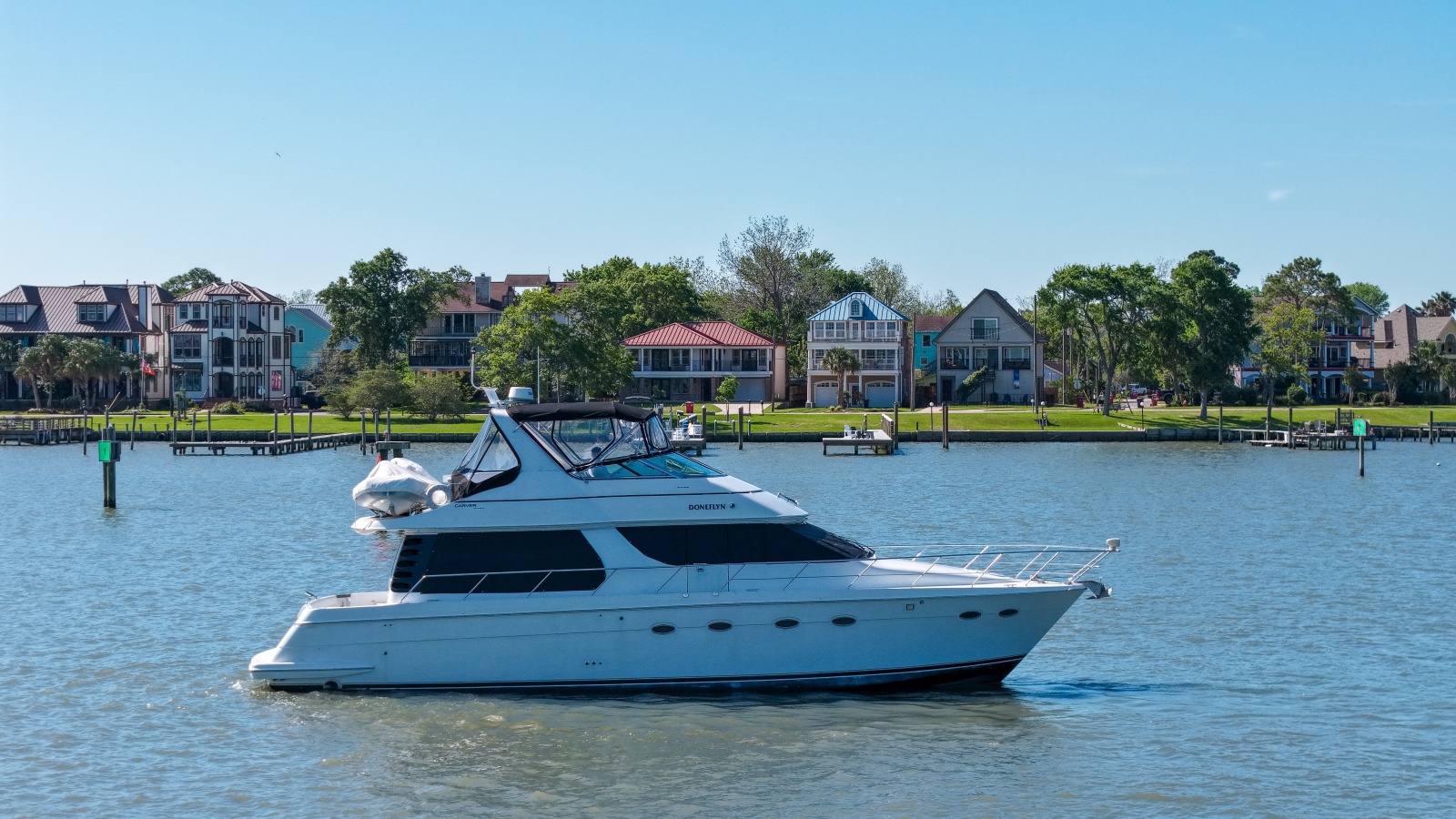 1999 Carver 530 Voyager