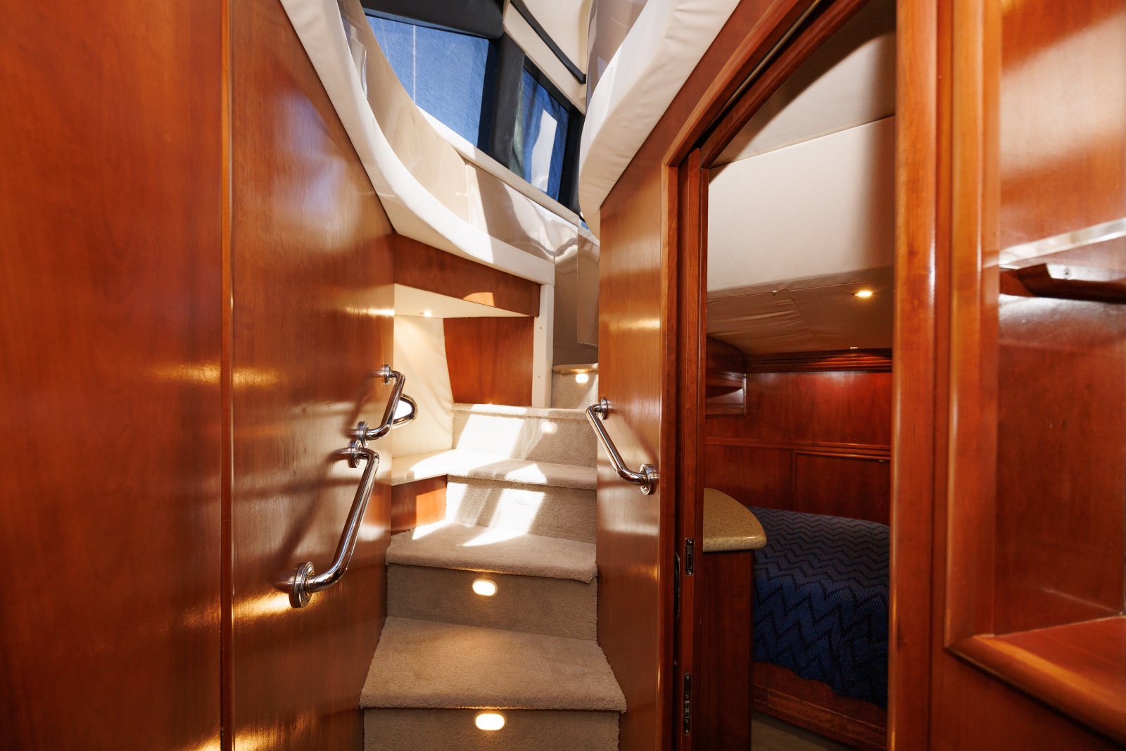 1999 Carver 530 Voyager