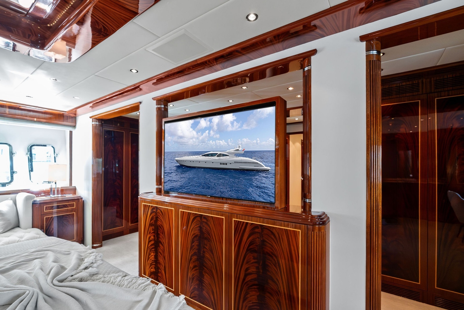 INCOGNITO 130ft Mangusta Yacht For Sale