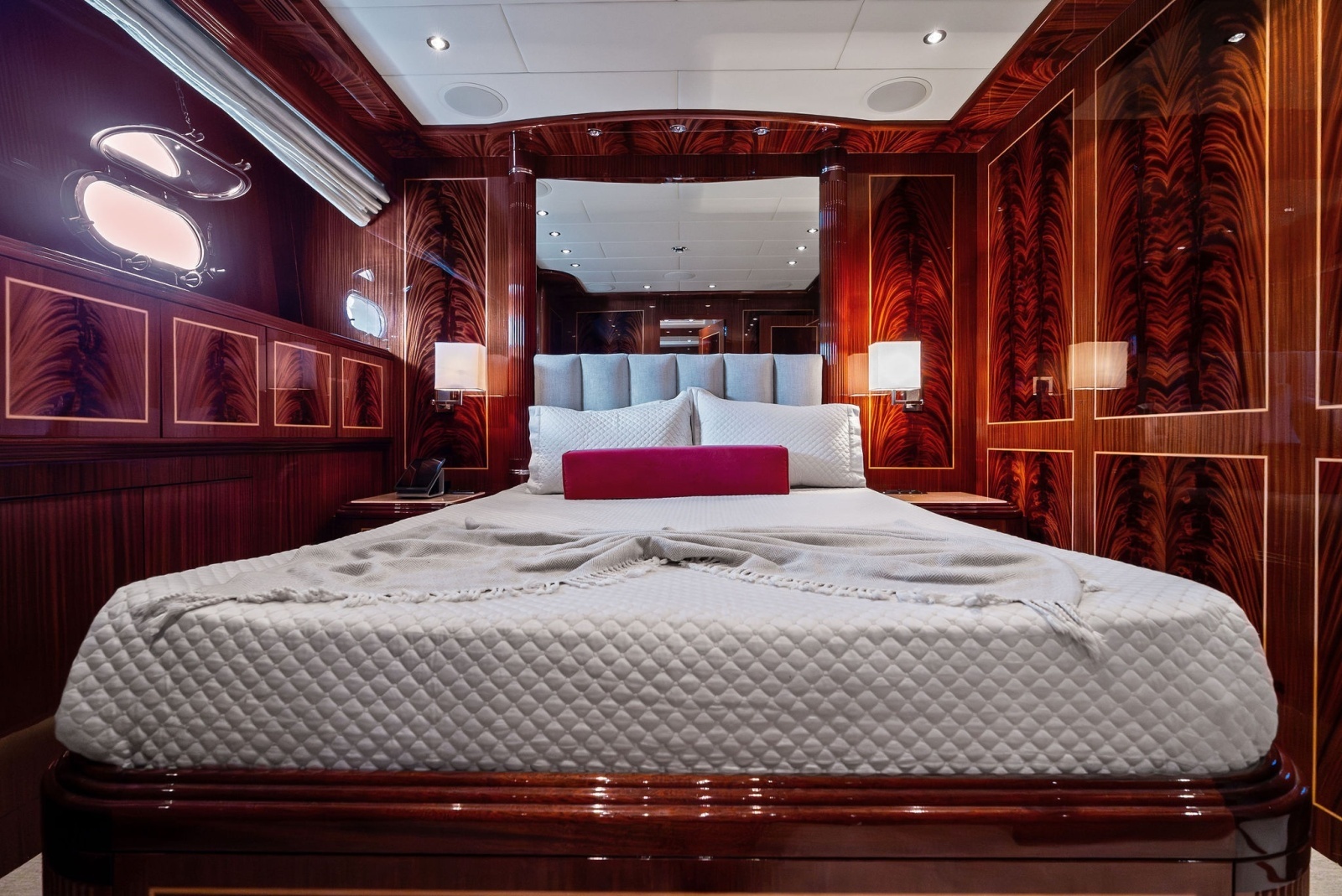 INCOGNITO 130ft Mangusta Yacht For Sale