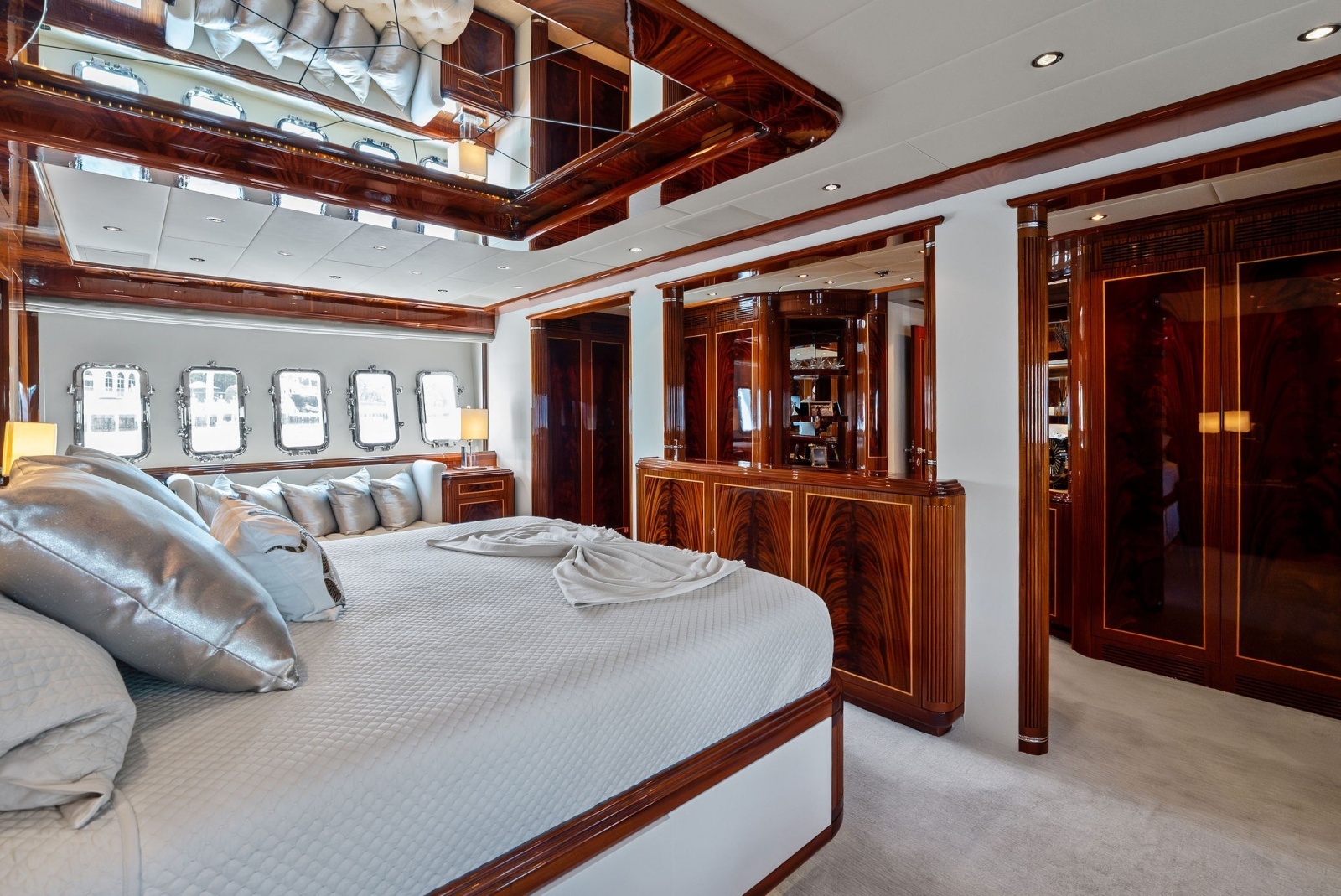 INCOGNITO 130ft Mangusta Yacht For Sale