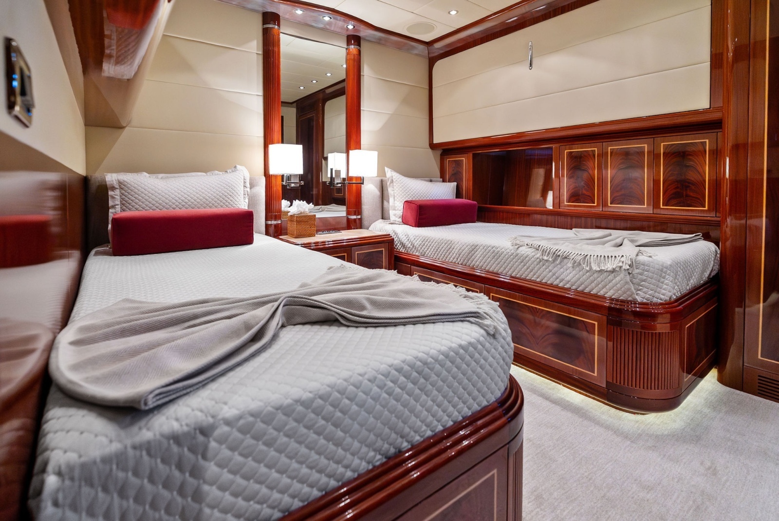 INCOGNITO 130ft Mangusta Yacht For Sale