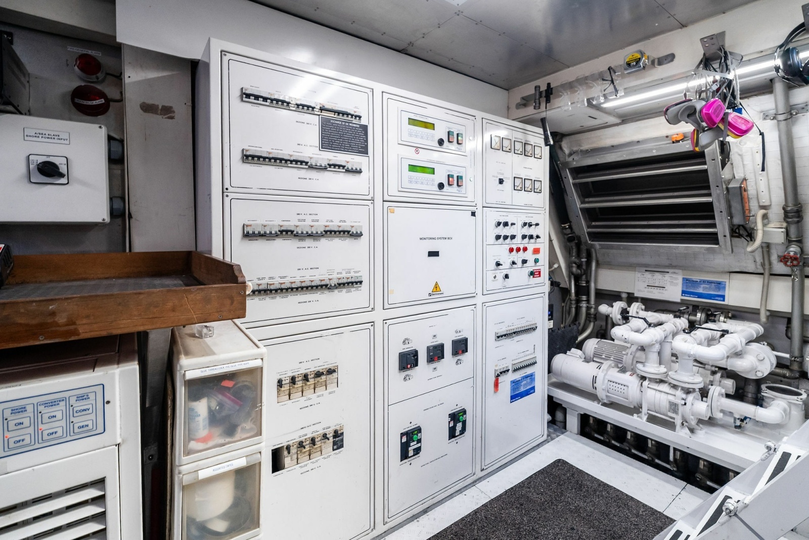 INCOGNITO 130ft Mangusta Yacht For Sale