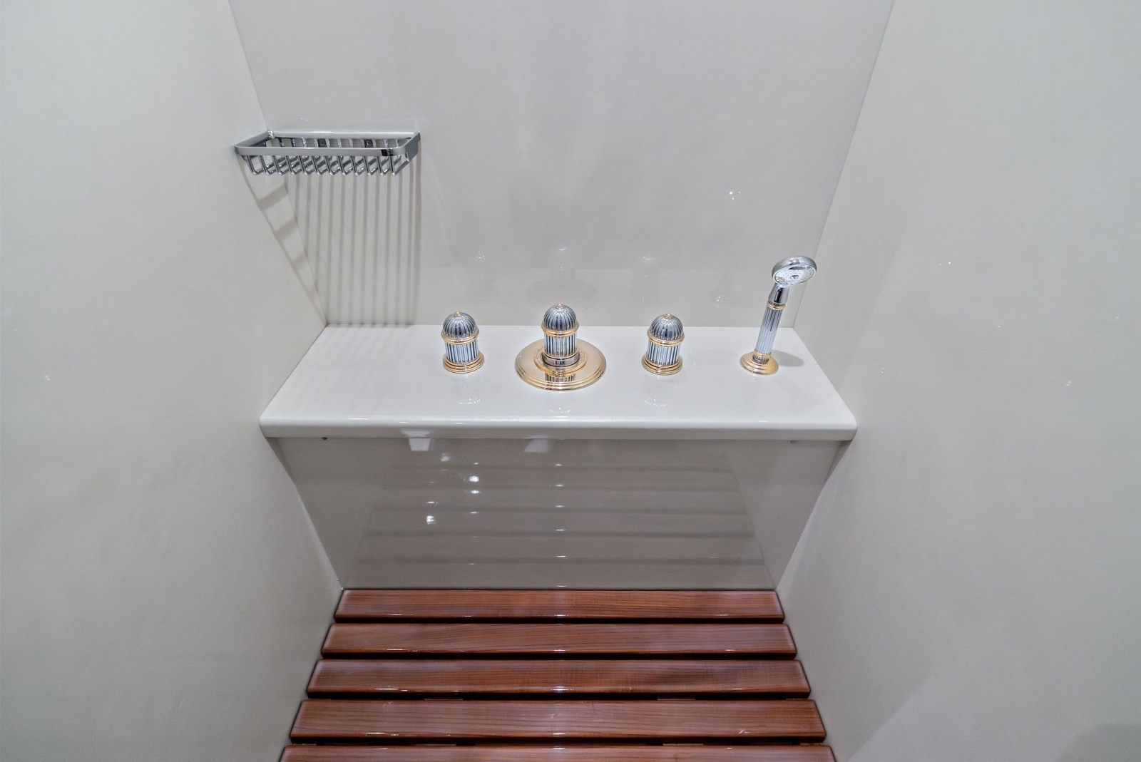 INCOGNITO 130ft Mangusta Yacht For Sale