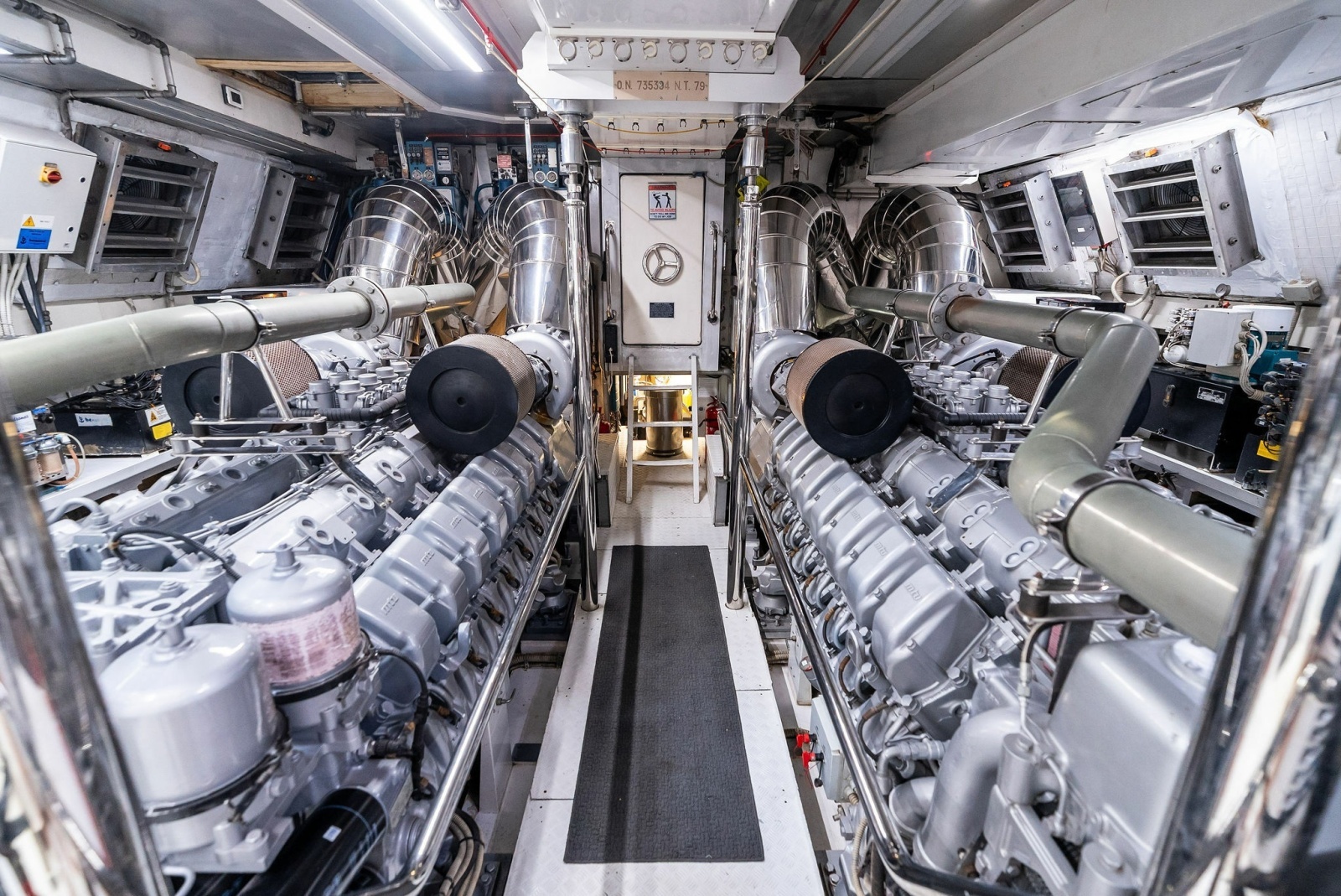 INCOGNITO 130ft Mangusta Yacht For Sale