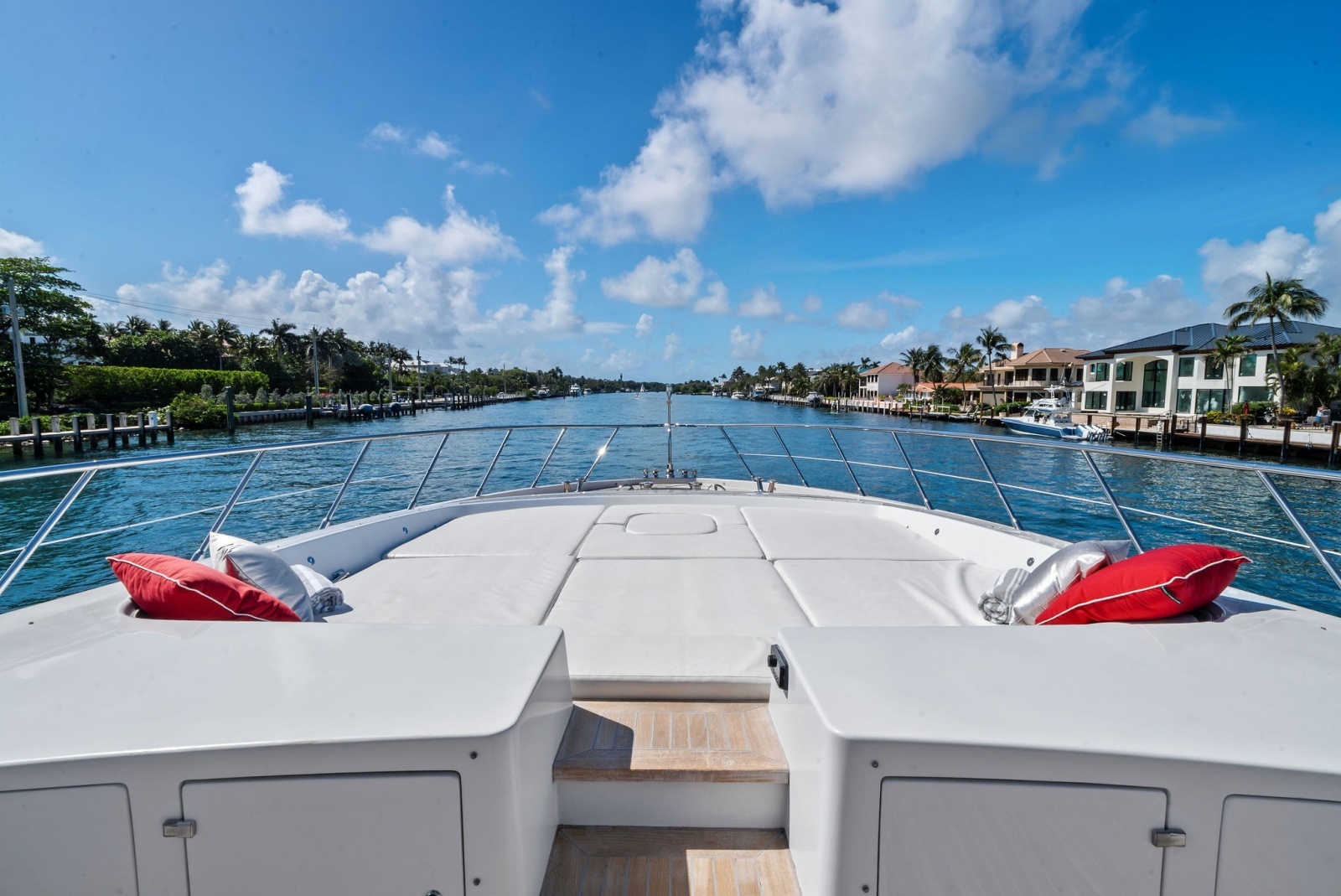 INCOGNITO 130ft Mangusta Yacht For Sale