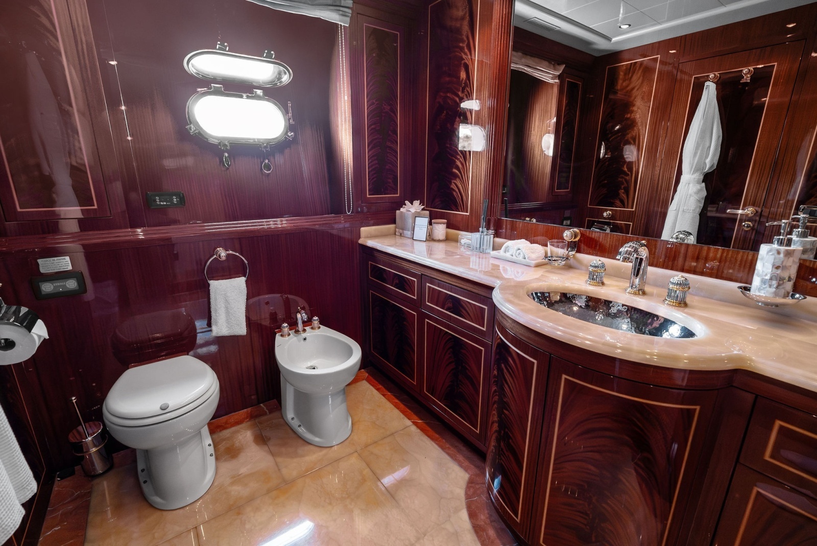 INCOGNITO 130ft Mangusta Yacht For Sale