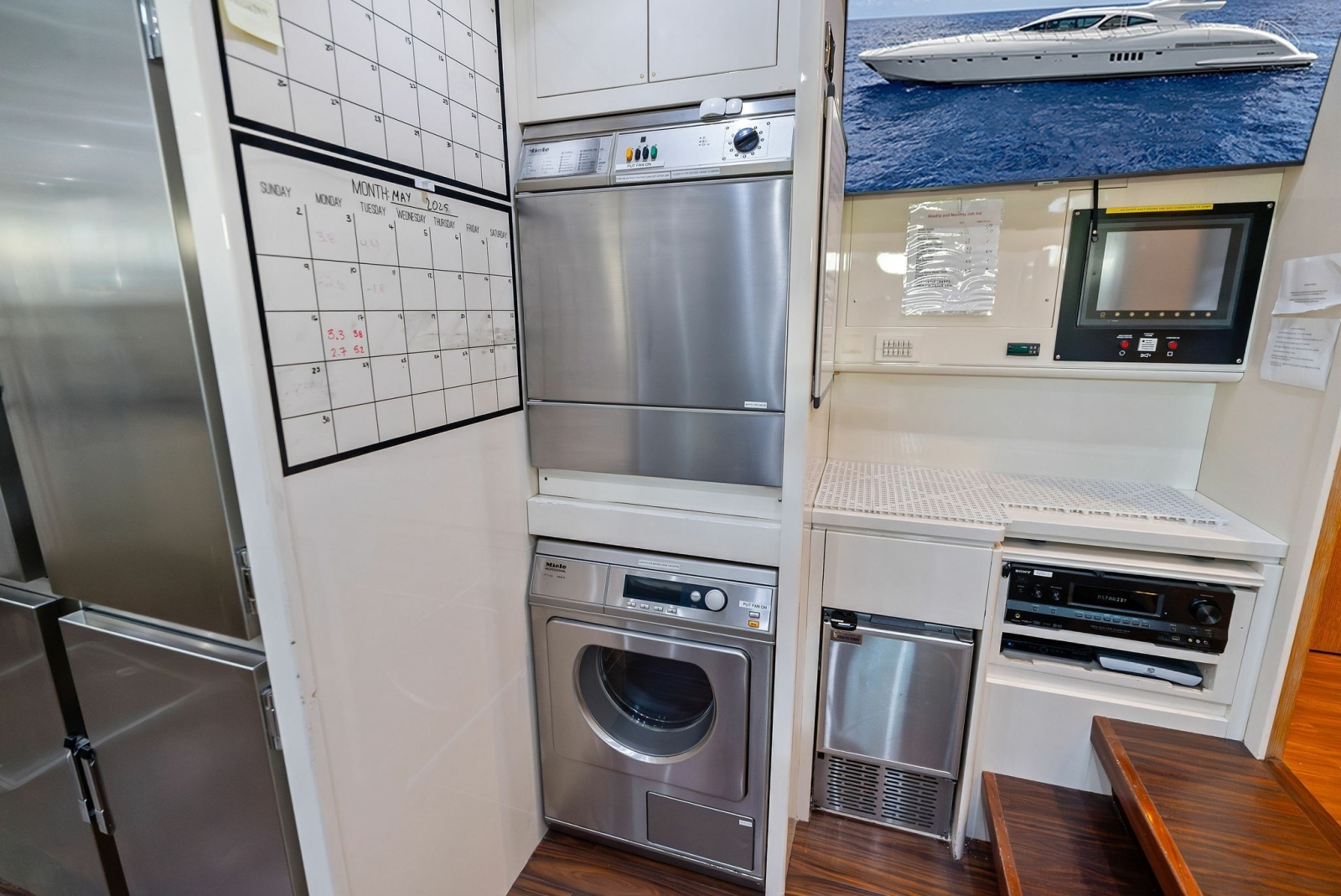 INCOGNITO 130ft Mangusta Yacht For Sale