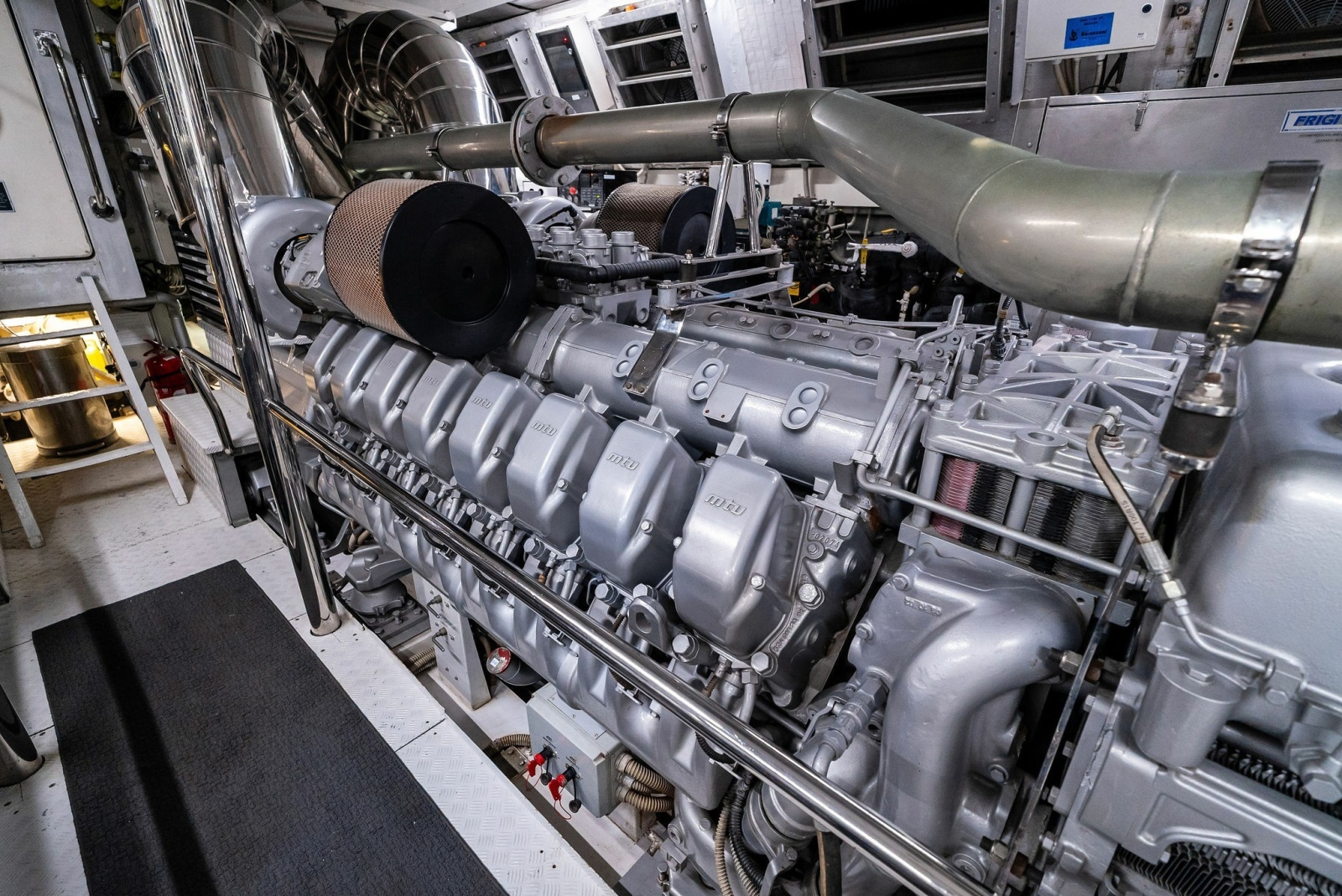 INCOGNITO 130ft Mangusta Yacht For Sale