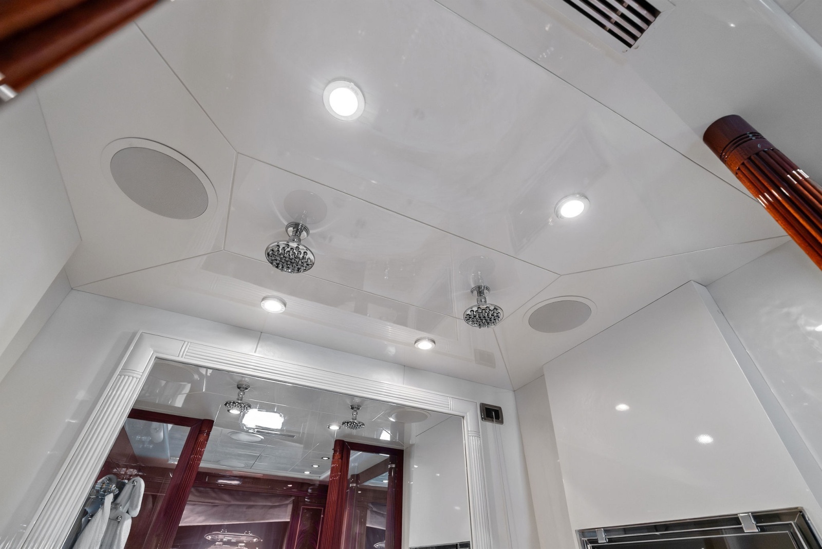 INCOGNITO 130ft Mangusta Yacht For Sale