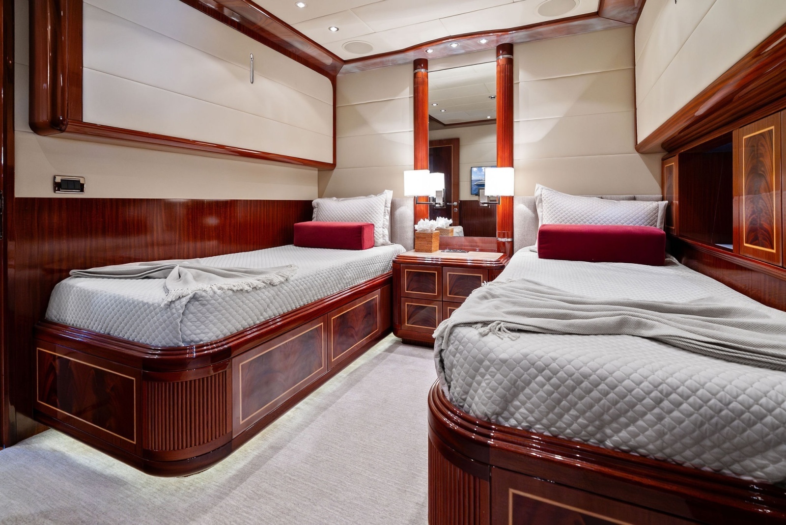 INCOGNITO 130ft Mangusta Yacht For Sale