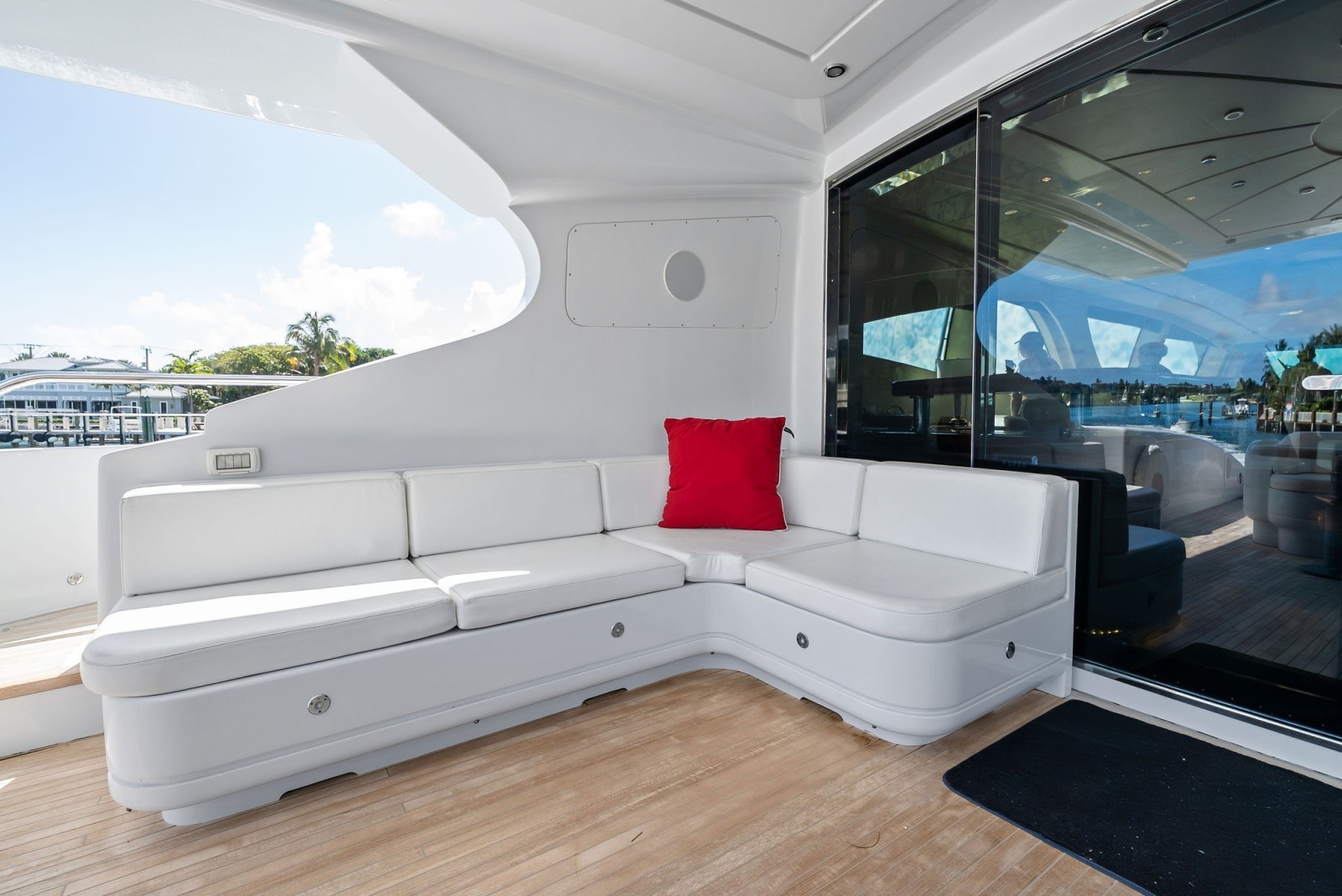 INCOGNITO 130ft Mangusta Yacht For Sale