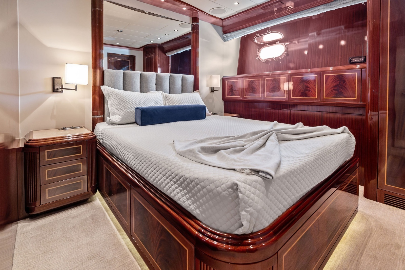 INCOGNITO 130ft Mangusta Yacht For Sale