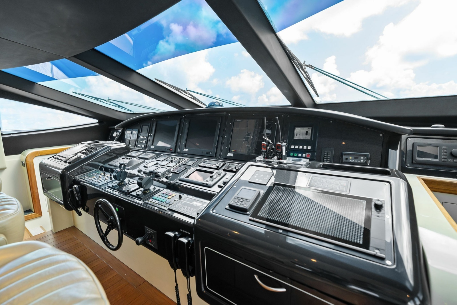 INCOGNITO 130ft Mangusta Yacht For Sale