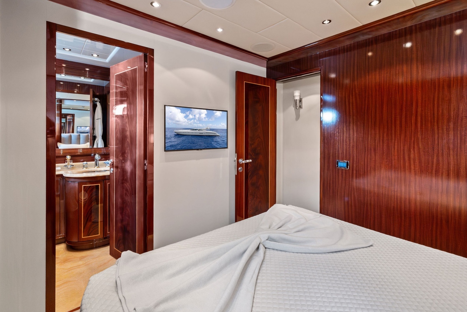 INCOGNITO 130ft Mangusta Yacht For Sale