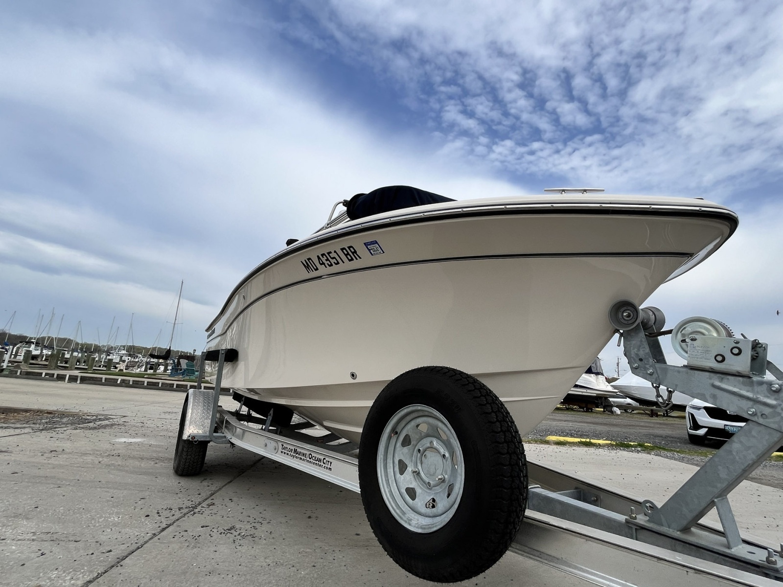 18ft Grady White Yacht For Sale