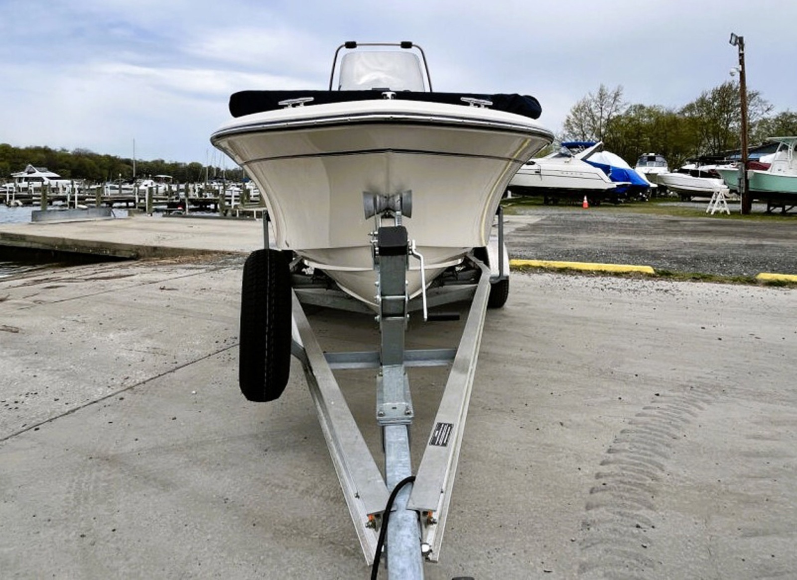 18ft Grady White Yacht For Sale