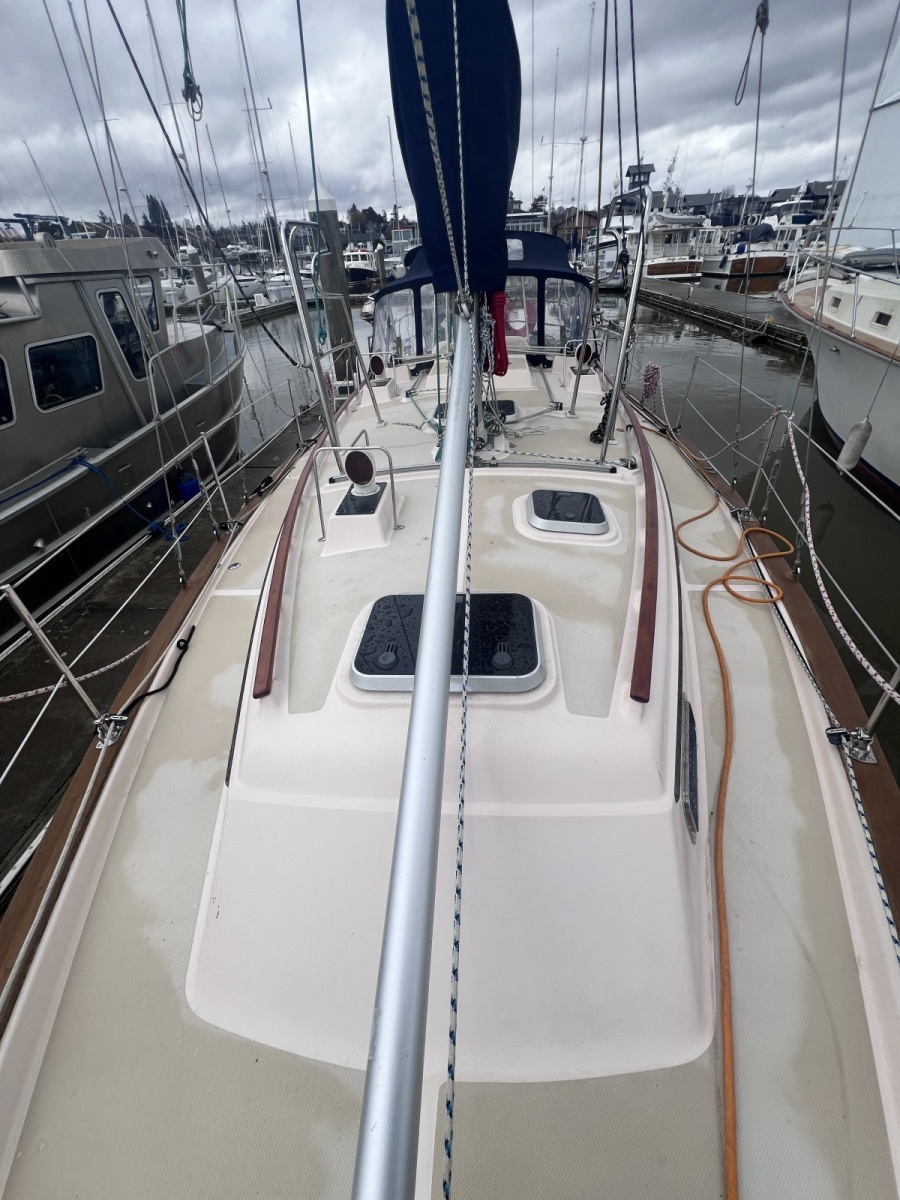 37' 1997 Island Packet 37