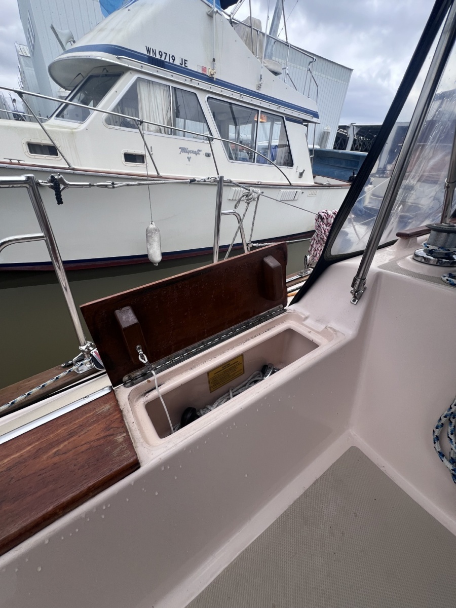 37' 1997 Island Packet 37