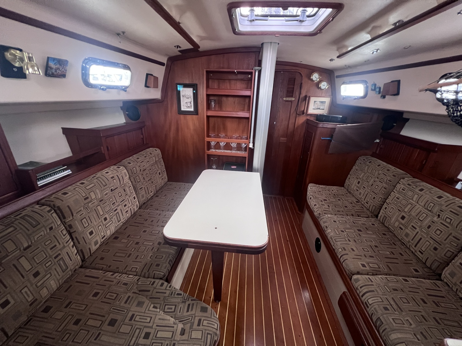 37' 1997 Island Packet 37