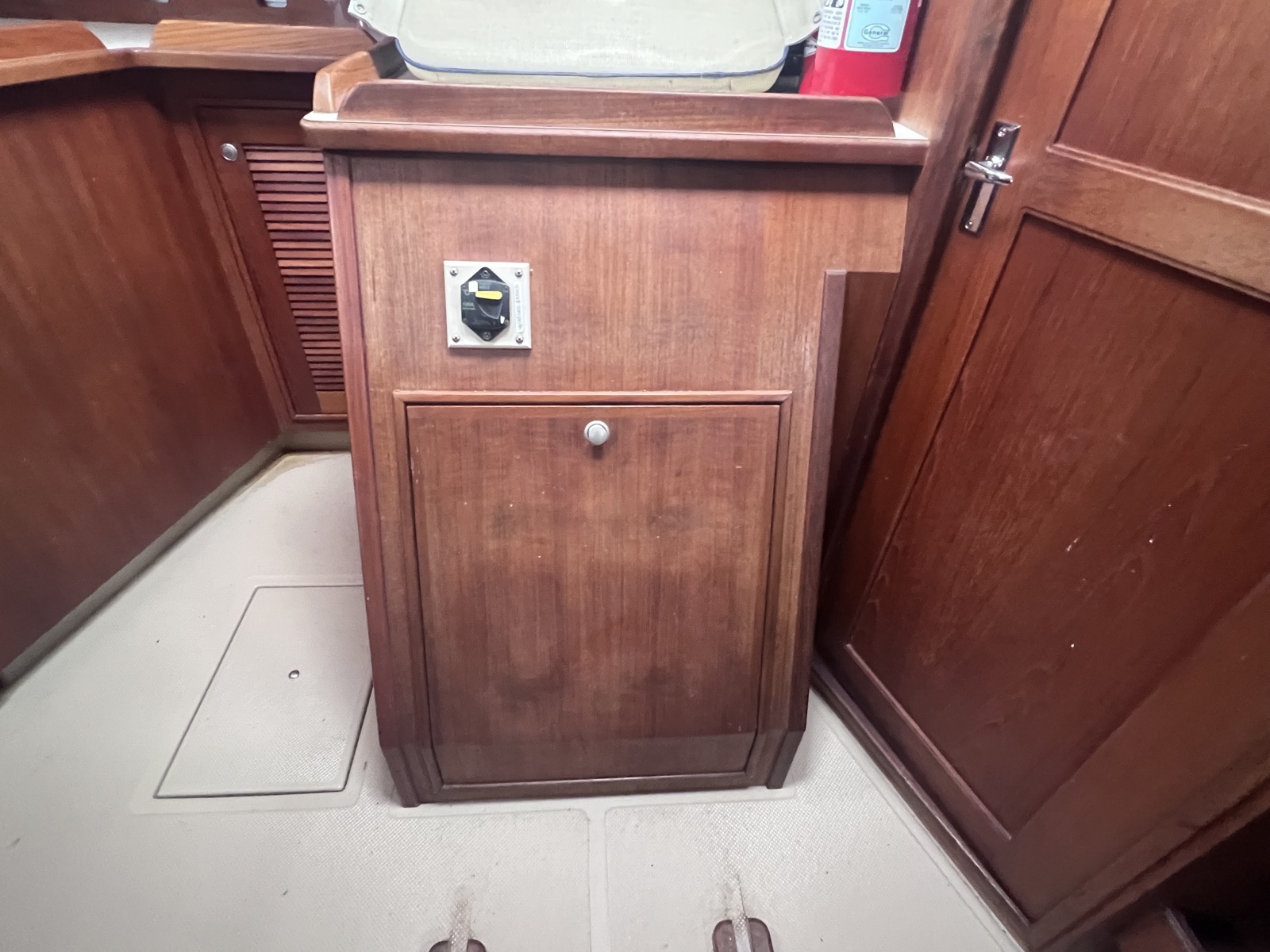 37' 1997 Island Packet 37