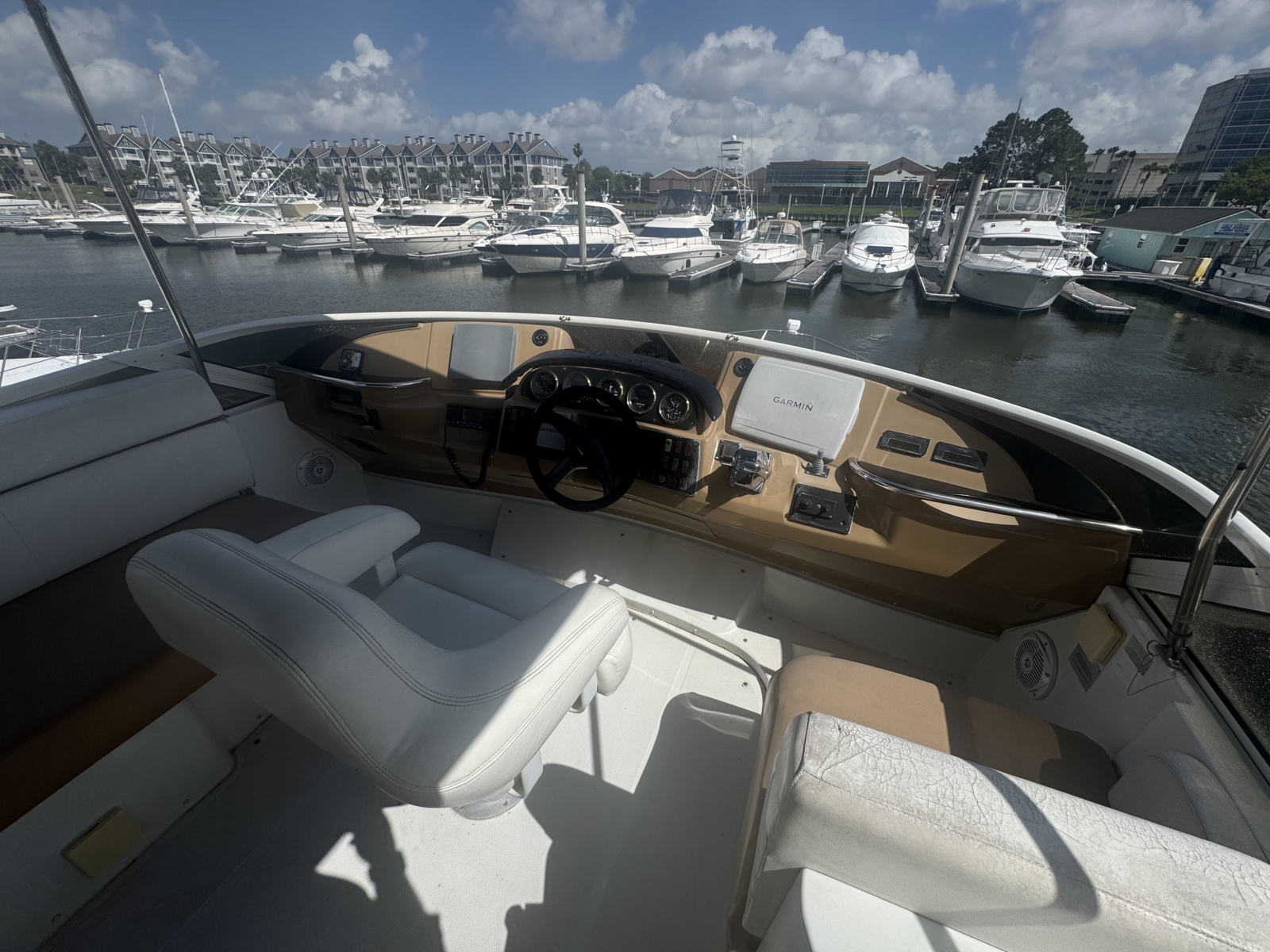 2003 Carver 444 Cockpit Motor Yacht
