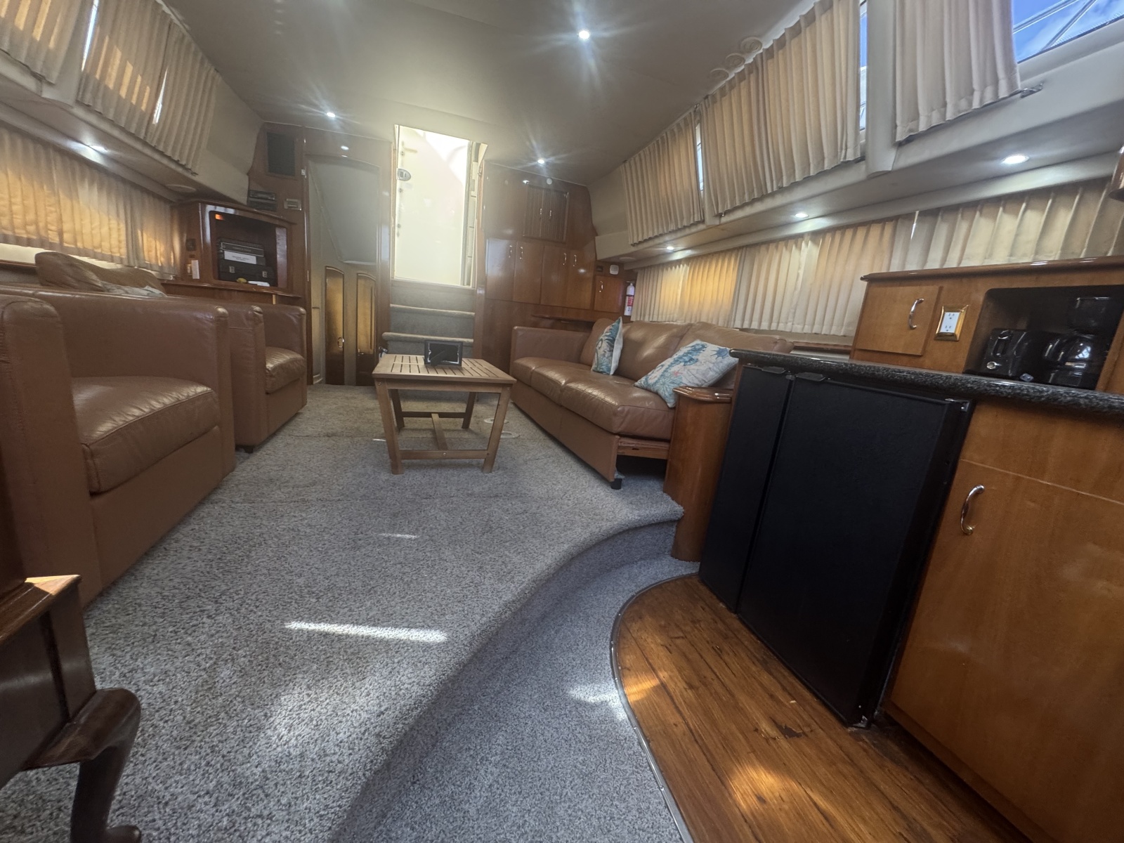 2003 Carver 444 Cockpit Motor Yacht