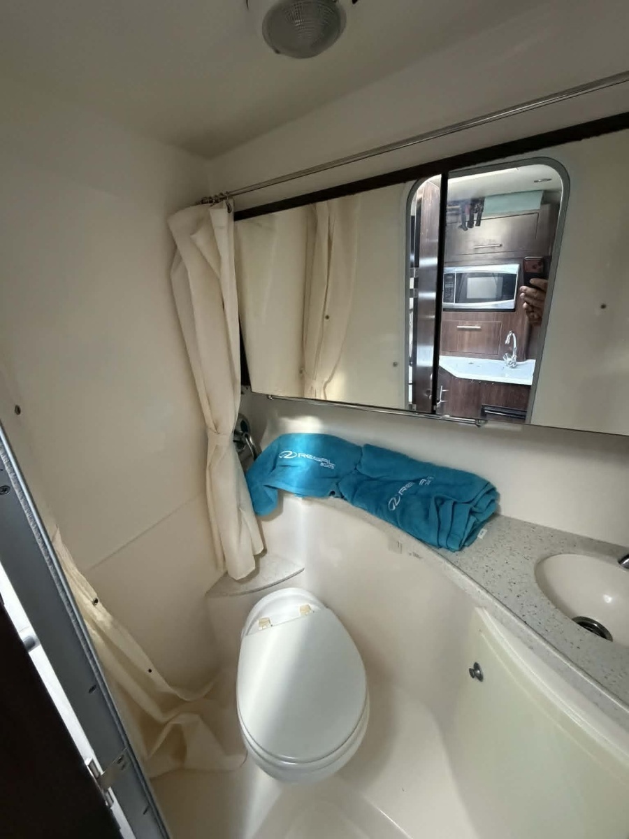 28ft Regal Yacht For Sale