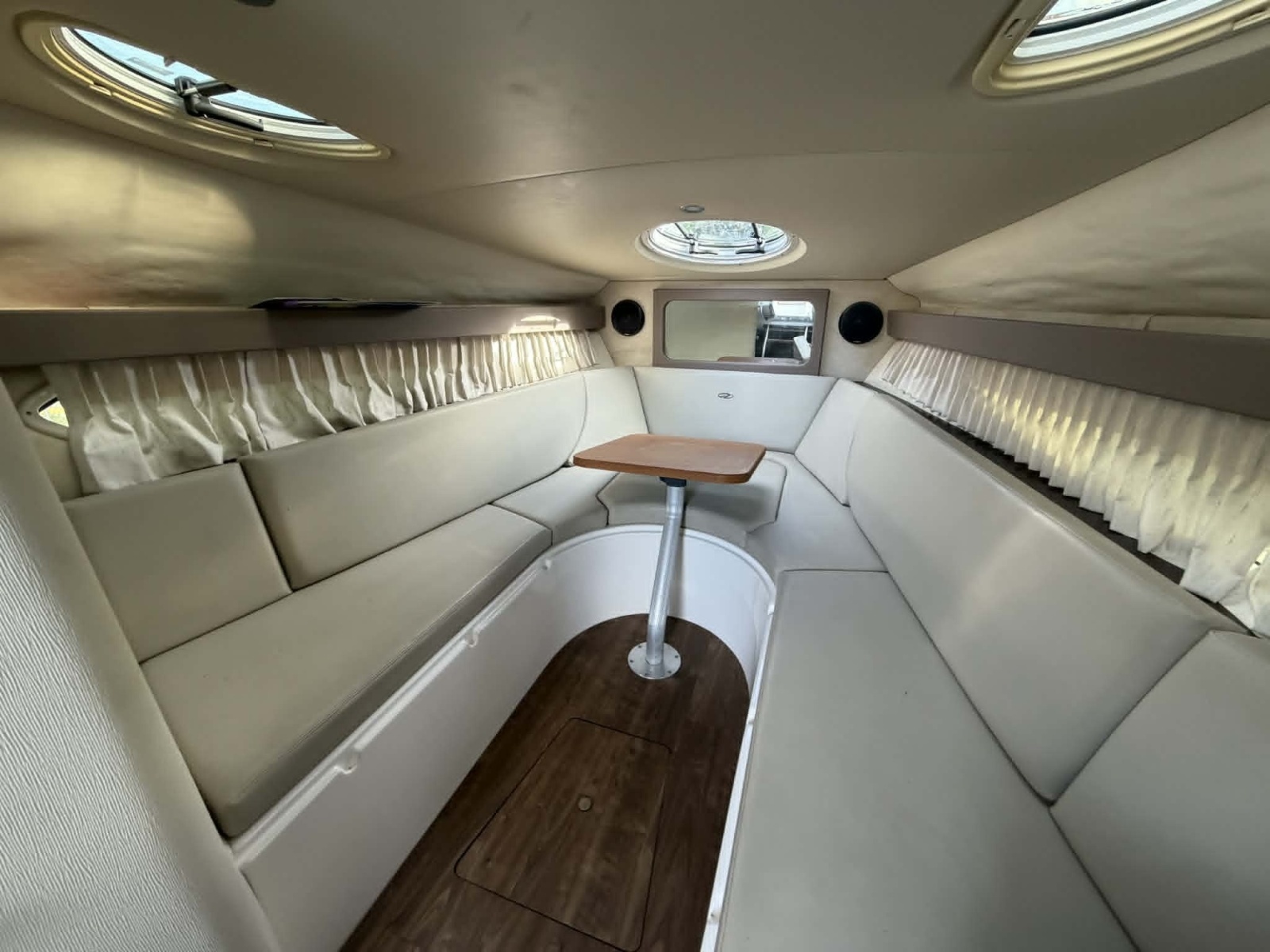 28ft Regal Yacht For Sale