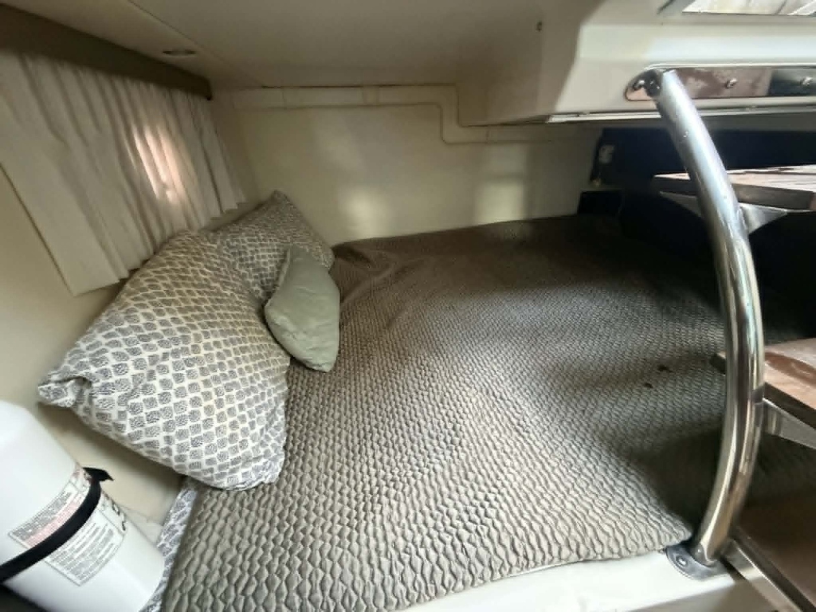 28ft Regal Yacht For Sale