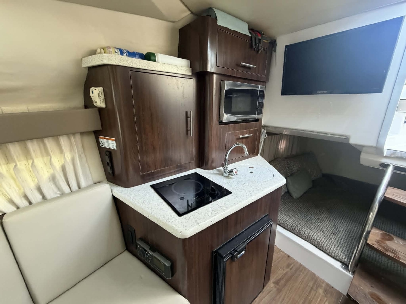 28ft Regal Yacht For Sale