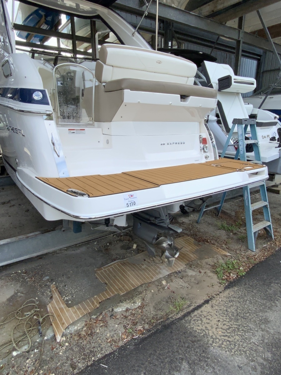 2016 Regal 28 Express