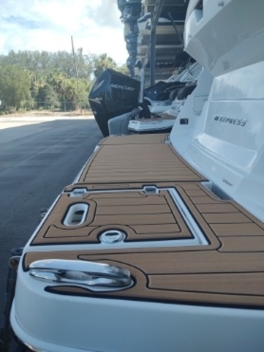 2016 Regal 28 Express