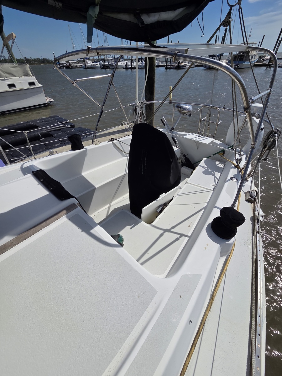 Seminole Wind 33ft Morgan Yacht For Sale