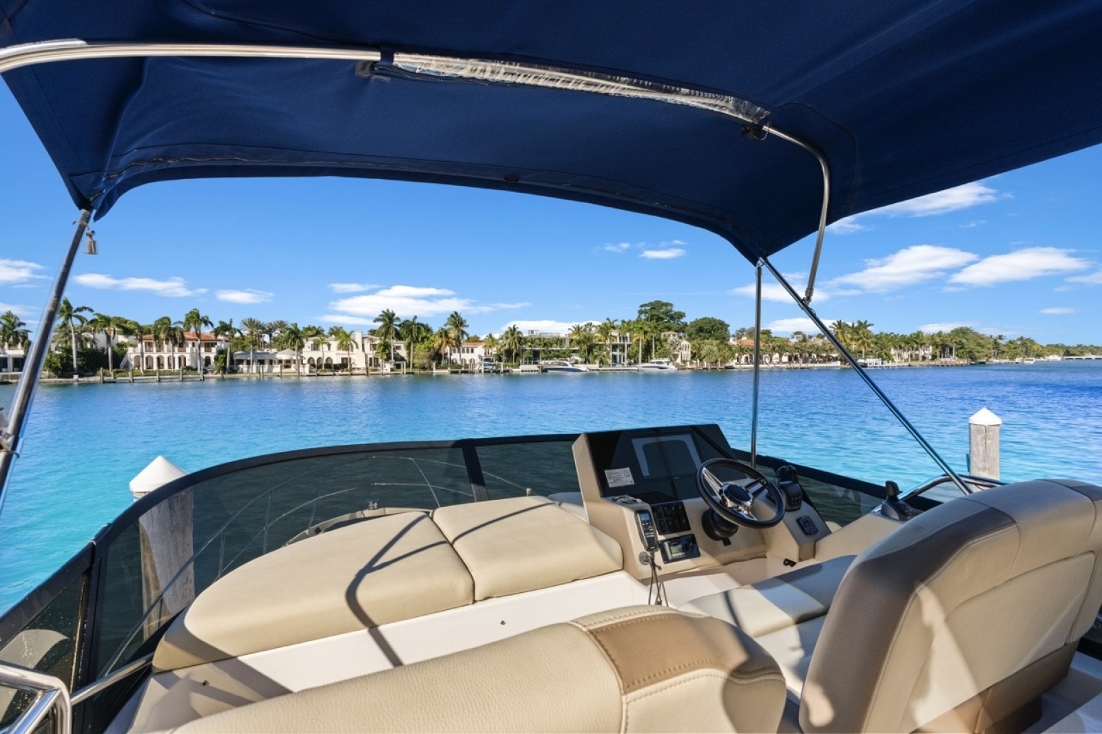 42' 2020 Regal 42 Fly