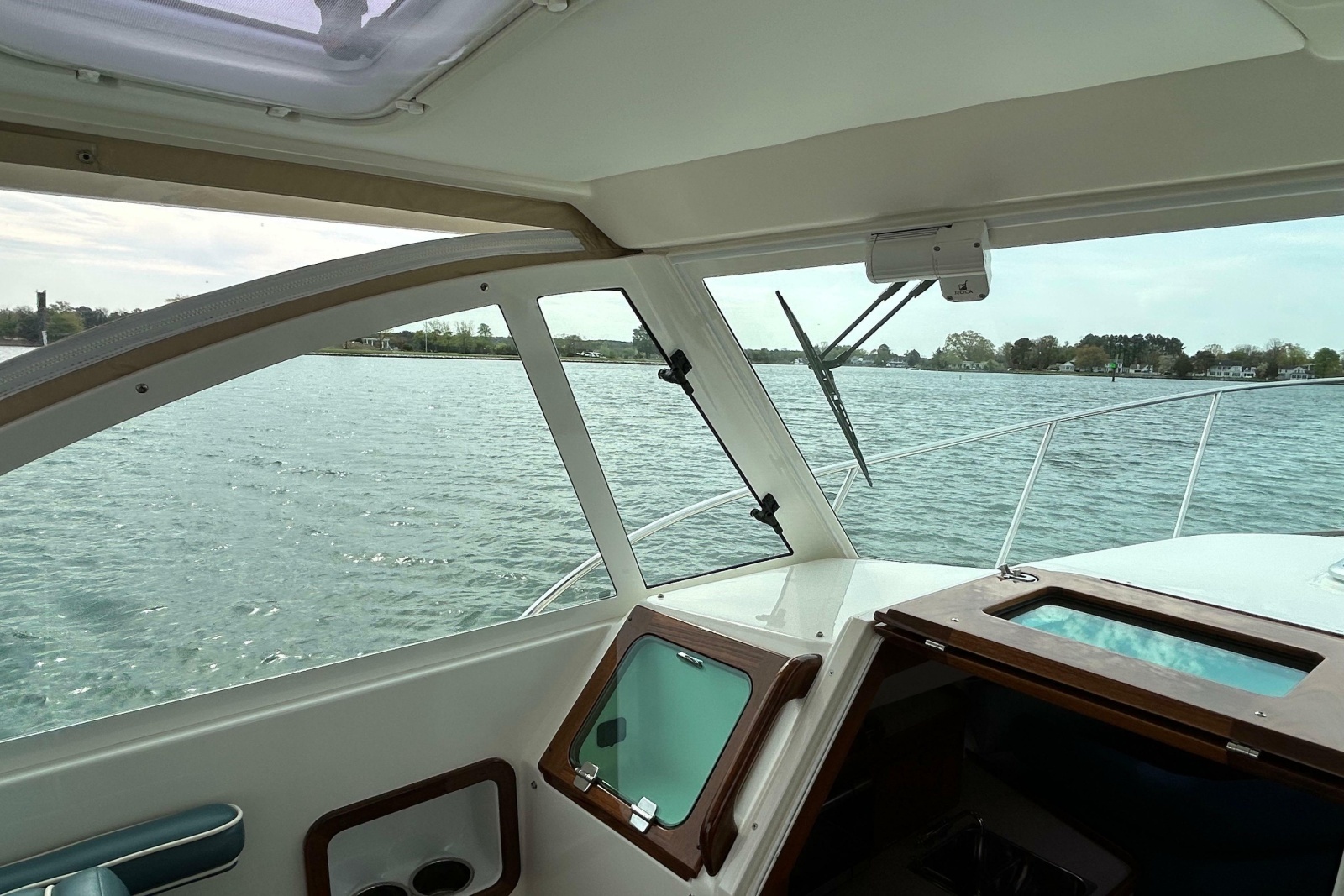 Bonheur 32ft Hunt Yachts Yacht For Sale