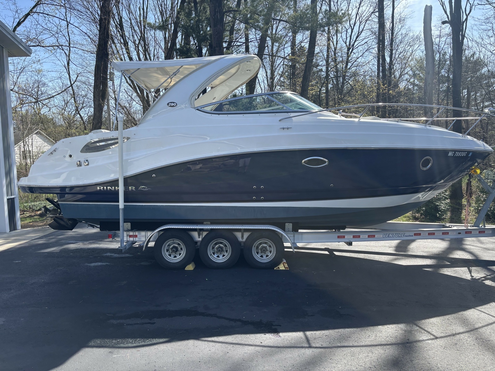 29' 2014 Rinker 290 EC