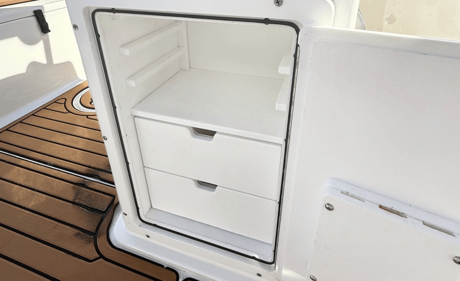 22' 2021 Sea Hunt Ultra 229