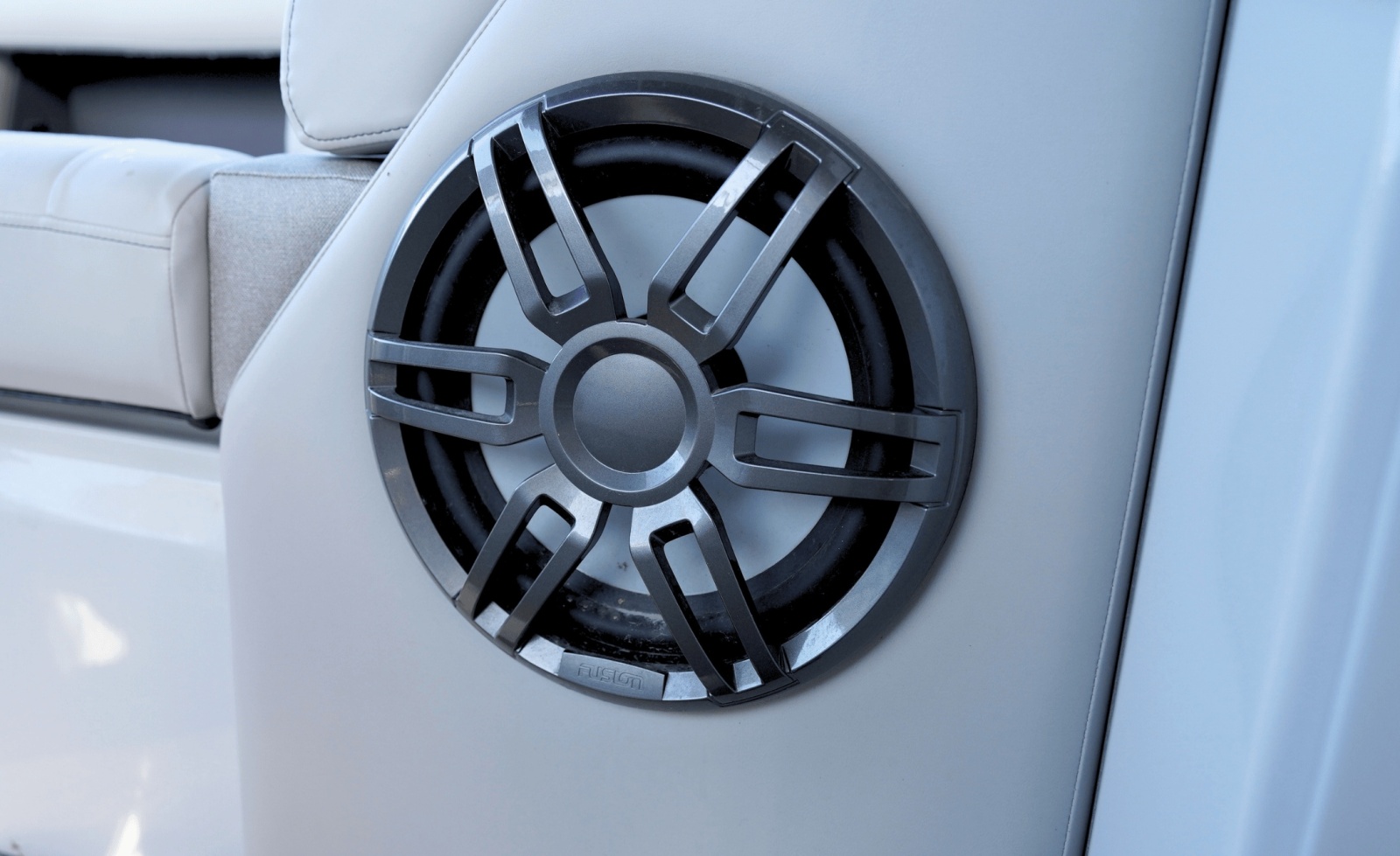 23' 2023 Crest 230 Caribbean LX