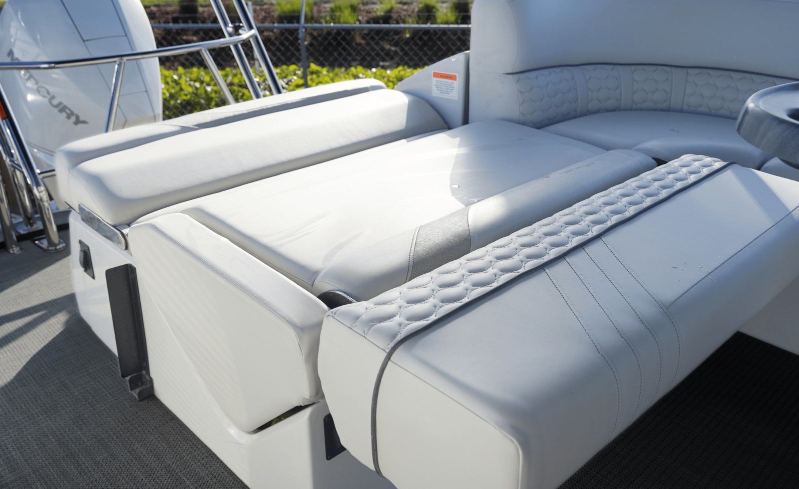 23' 2023 Crest 230 Caribbean LX