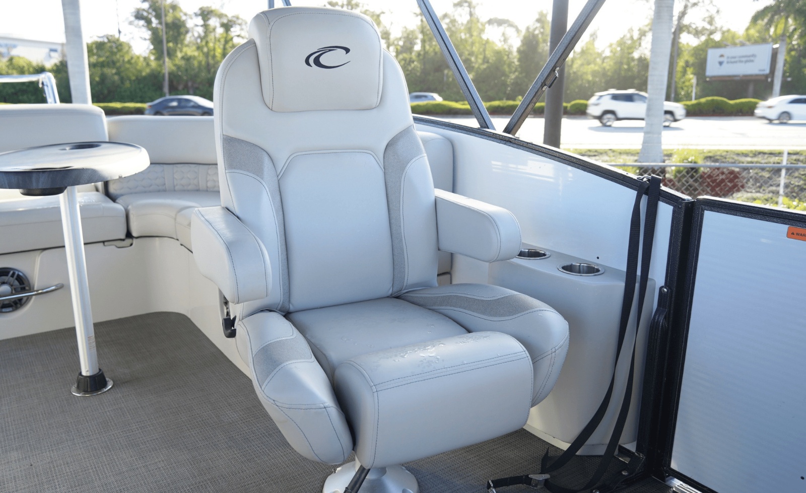 23' 2023 Crest 230 Caribbean LX