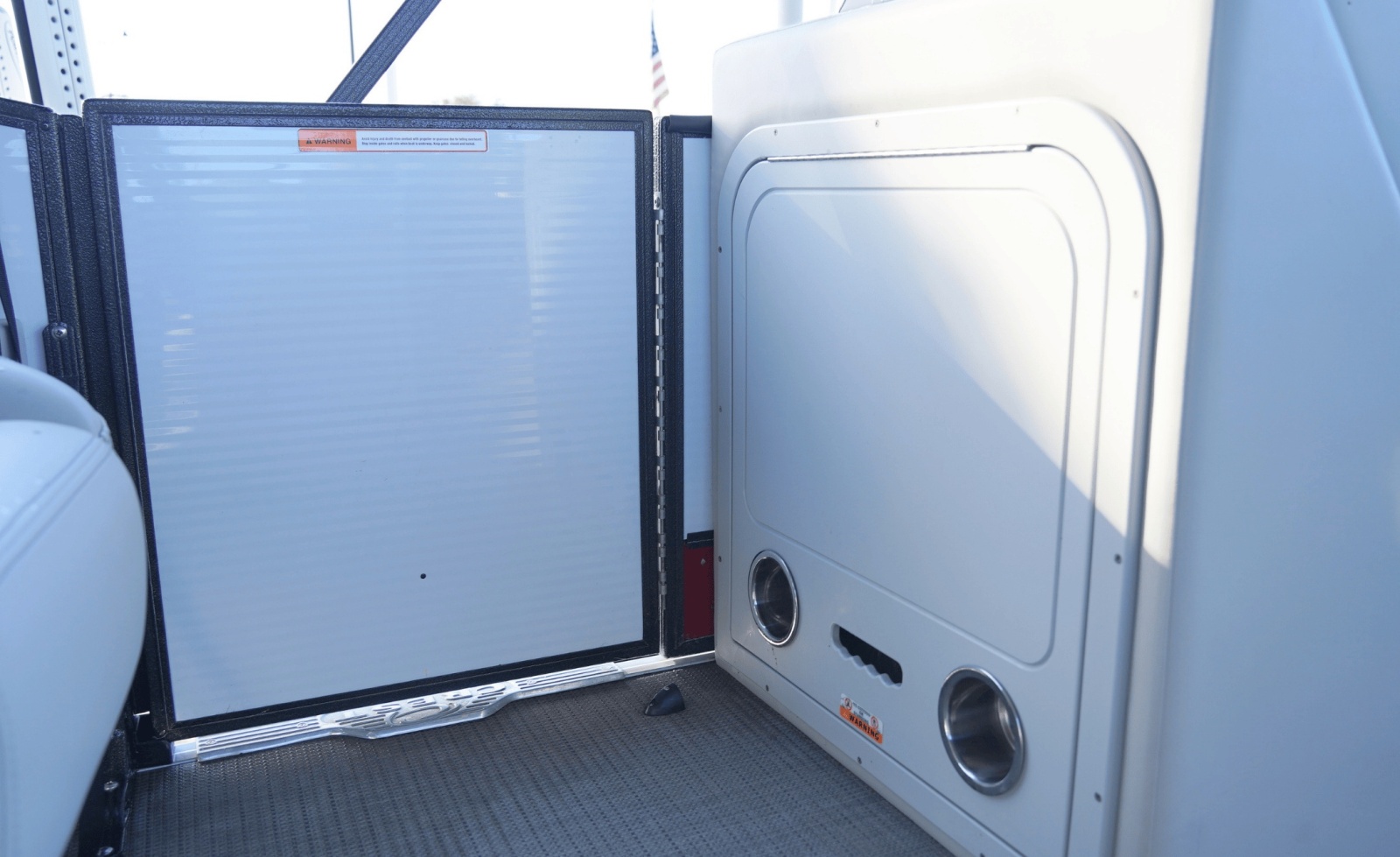 23' 2023 Crest 230 Caribbean LX