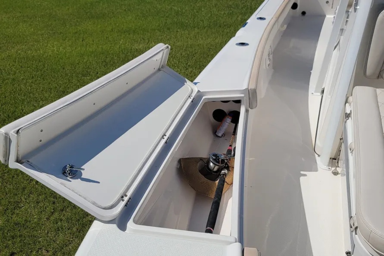 28' 2021 Blue Wave 2800 Makaira