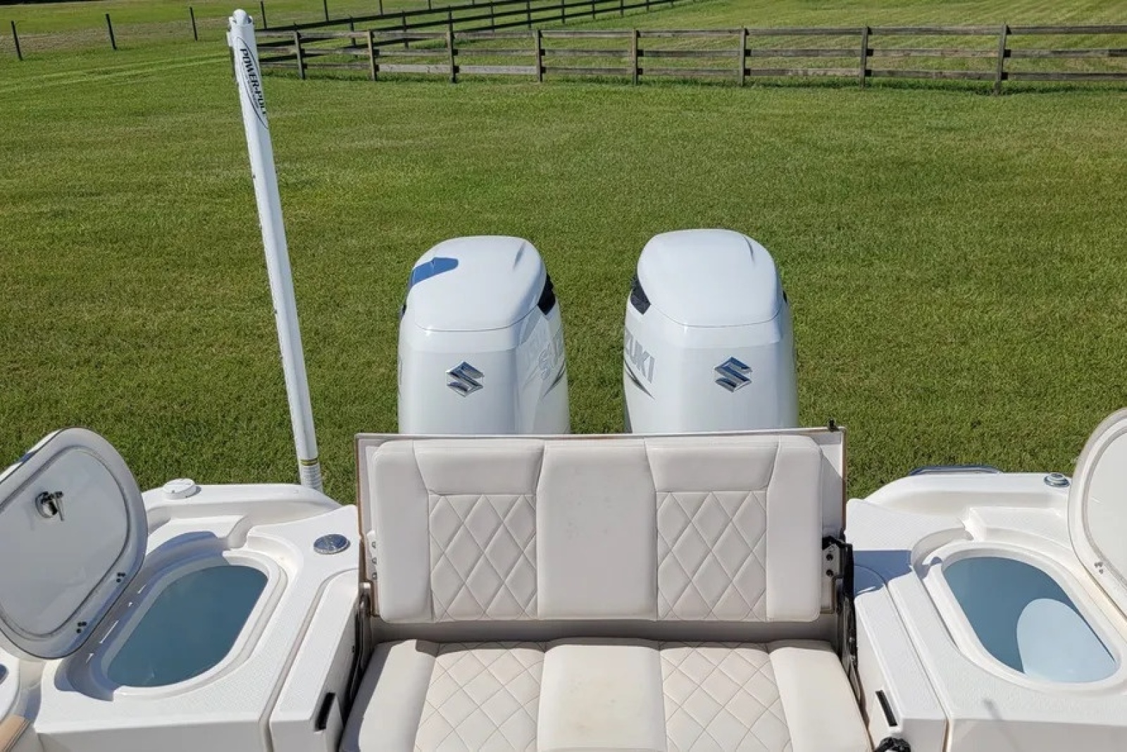 28' 2021 Blue Wave 2800 Makaira