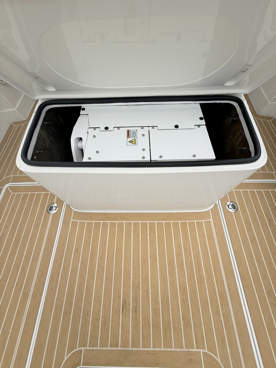 Jupiter 38 - PLAYPEN - Cockpit Storage 