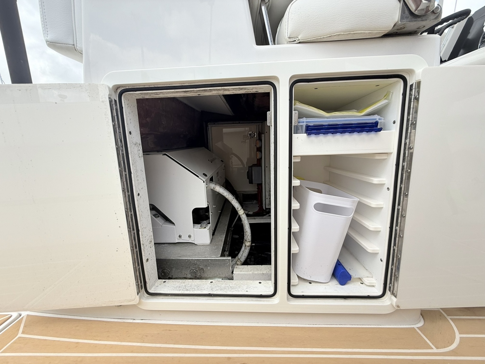 Jupiter 38 - PLAYPEN - Cockpit Storage