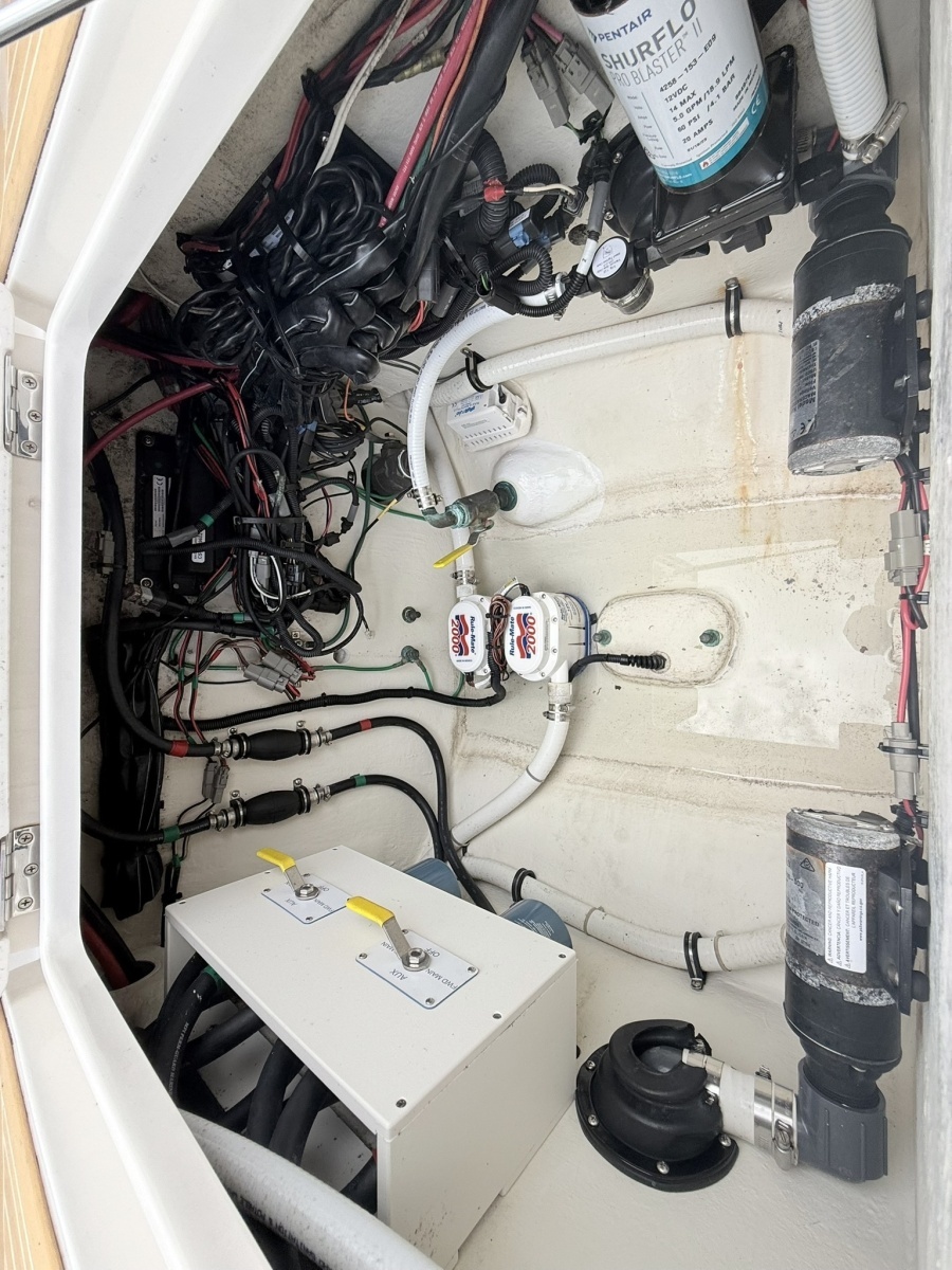 Jupiter 38 - PLAYPEN - 