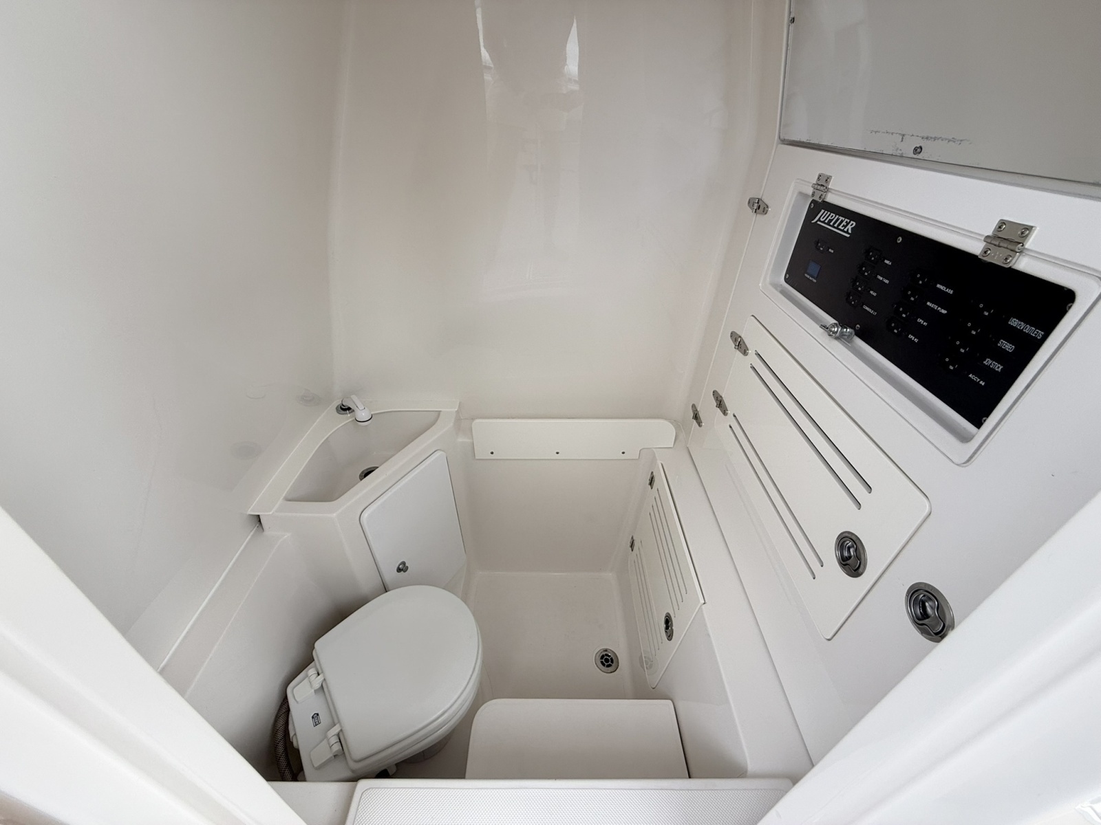 Jupiter 38 - PLAYPEN - Head